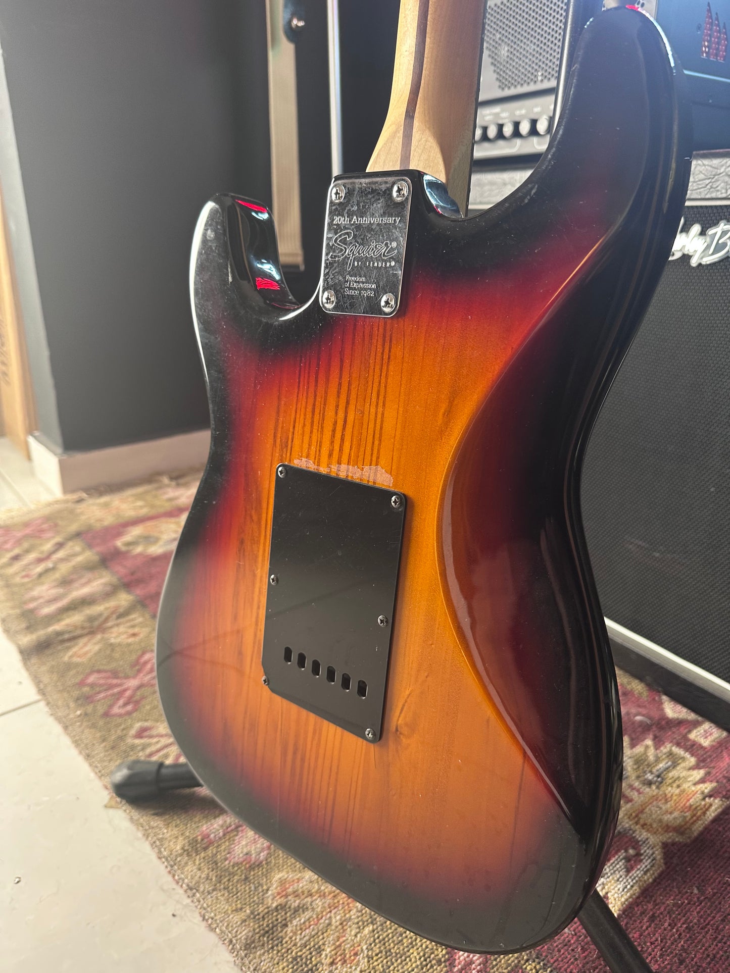 Squier Stratocaster HH 20th Anniversary Sunburst