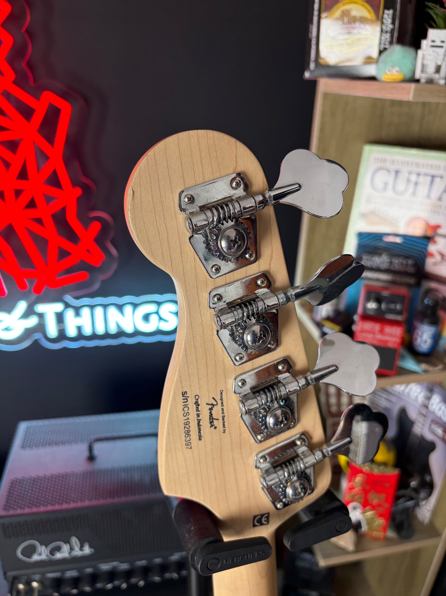 Squier Affinity PJ Bass Gloss Black
