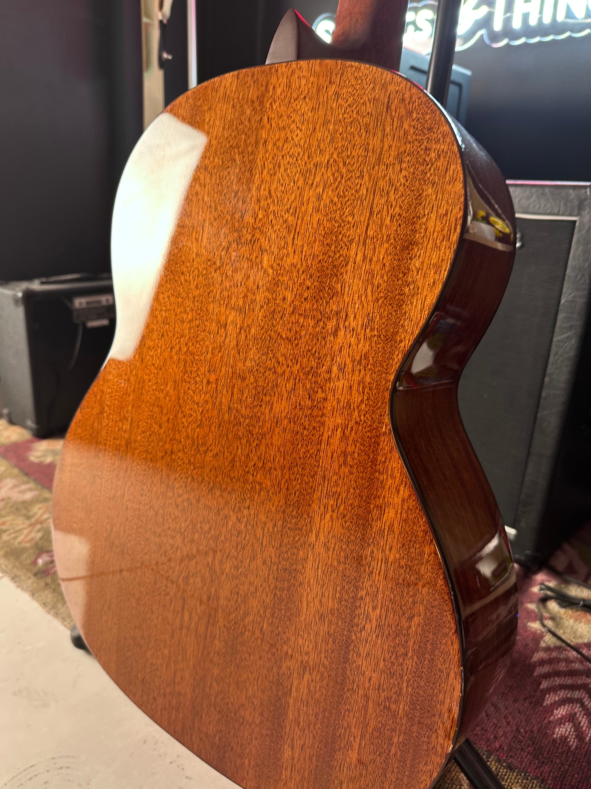 Fender CDN-90 NAT Classical Guitar Fender CDN-90 NAT Classical Guitar