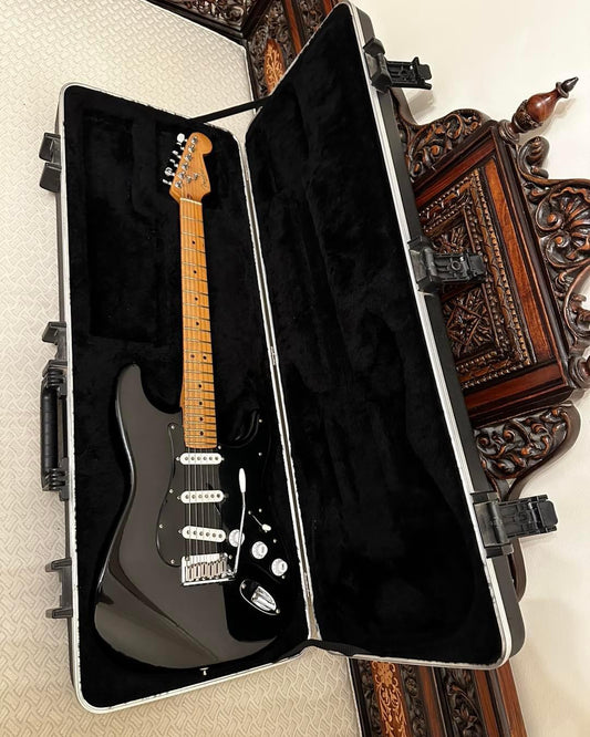 Fender American Standard 50th anniversary “Black Strat” Stratocaster Electric Guitar