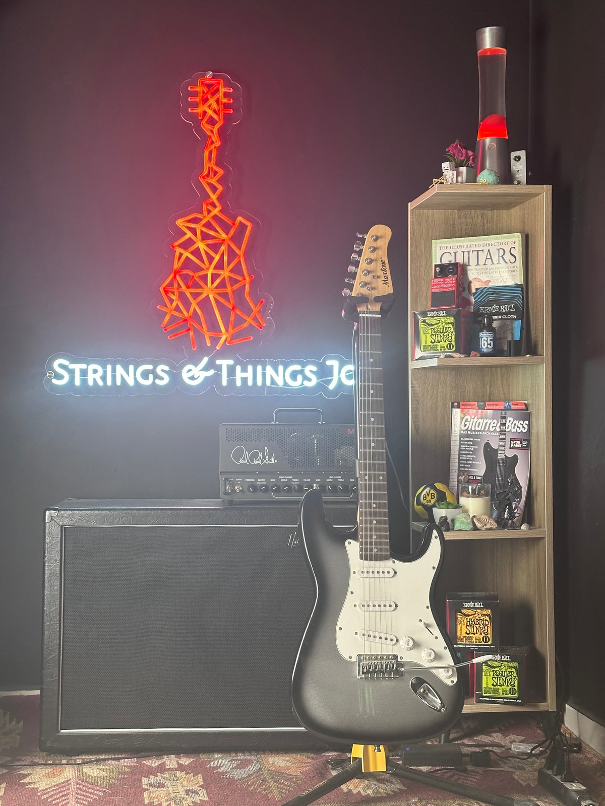 Maxtone Traditional Series Silverburst SSS Strat Electric Guitar