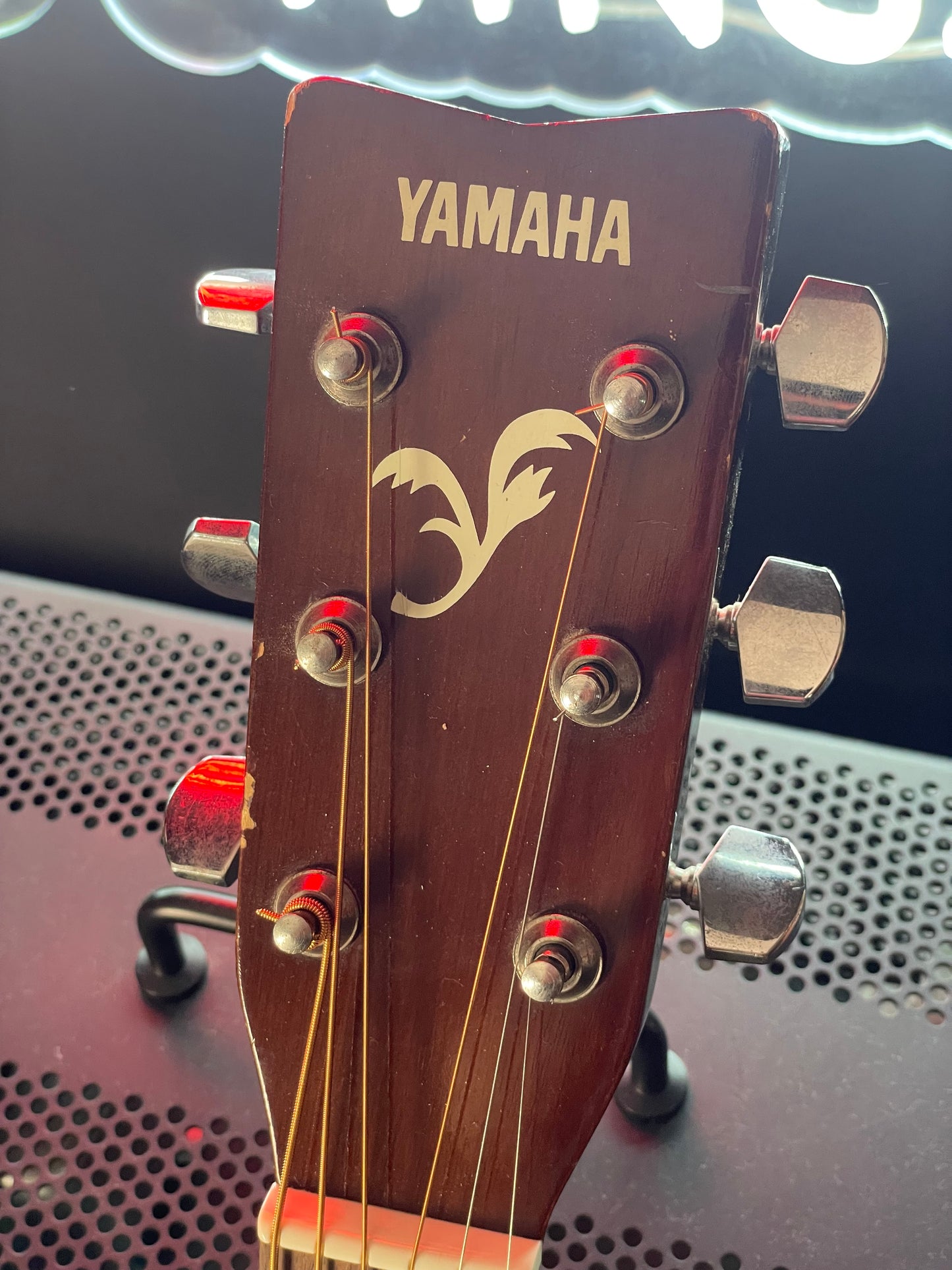 Yamaha F310 Dreadnaught Acoustic Guitar with hardcase