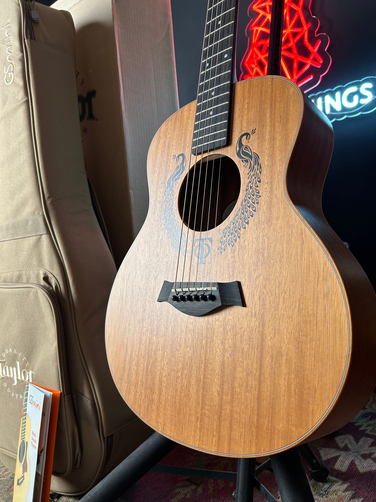 * Brand New * Taylor GS Mini Mahogany Limited Edition Acoustic Guitar * Brand New * Taylor GS Mini Mahogany Limited Edition Acoustic Guitar