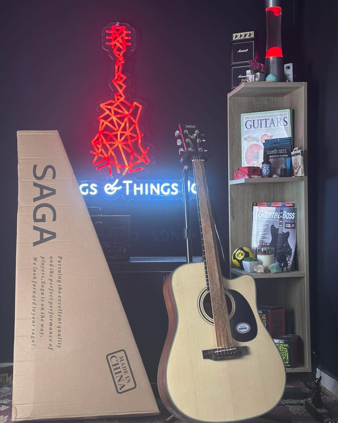 * Brand New * Saga SF600C Acoustic Guitar with cutaway