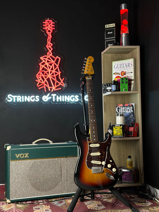 Squier Classic Vibe Stratocaster® '60s 3 color burst electric guitar