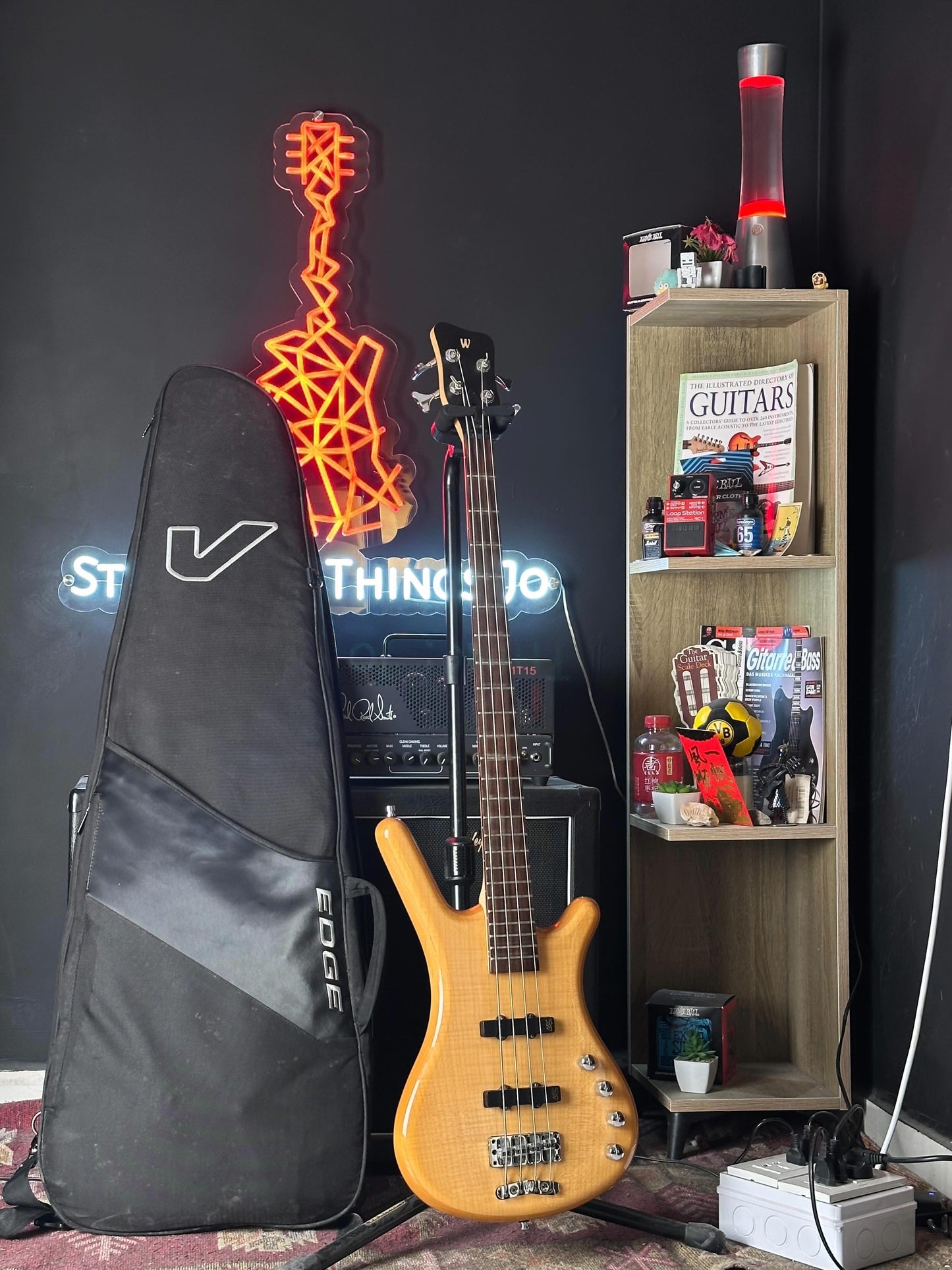 Warwick RockBass Corvette Premium 4-String Bass with case