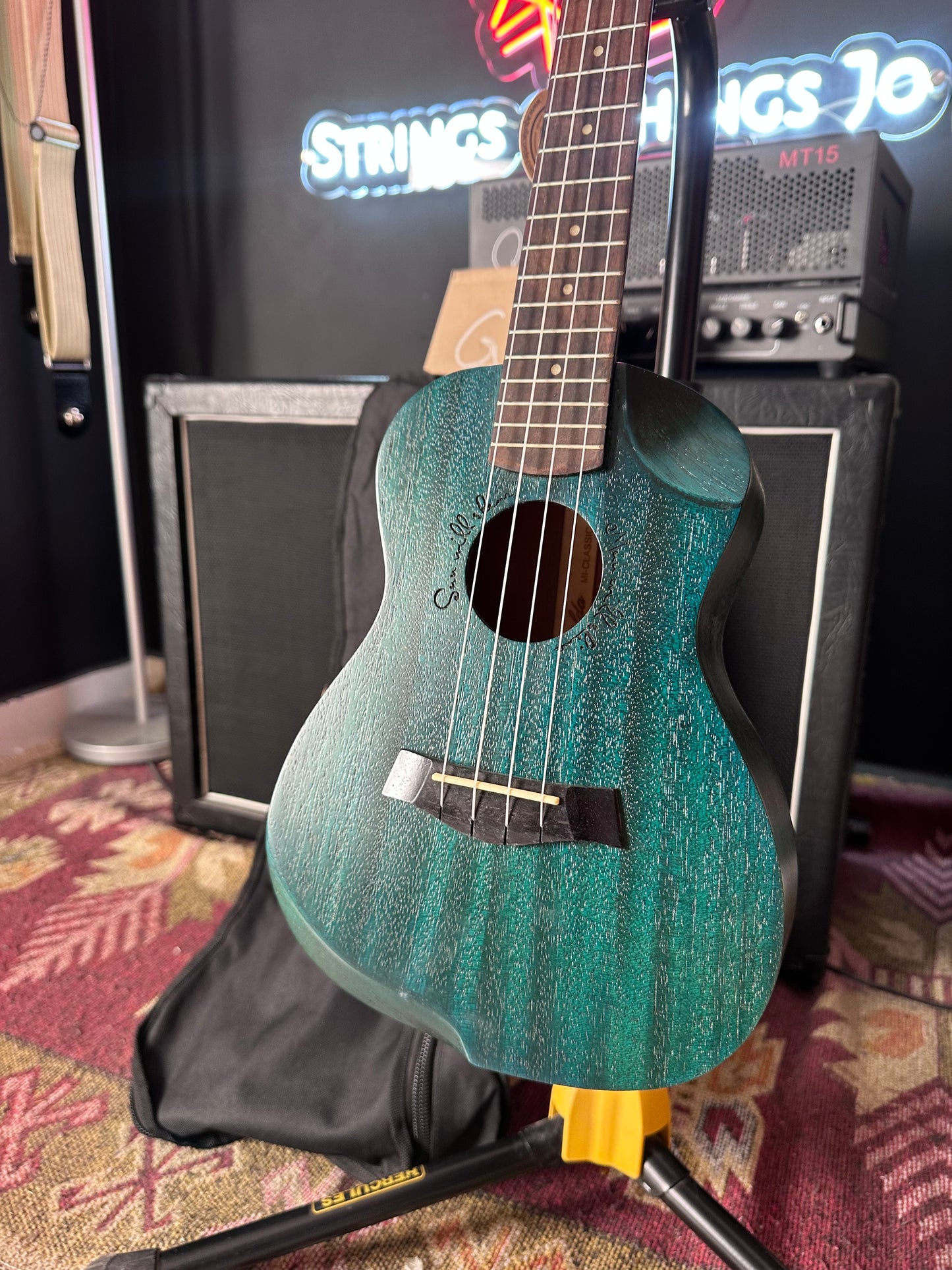 * Brand New * Matilda Concert Ukelele with bag Nat Green