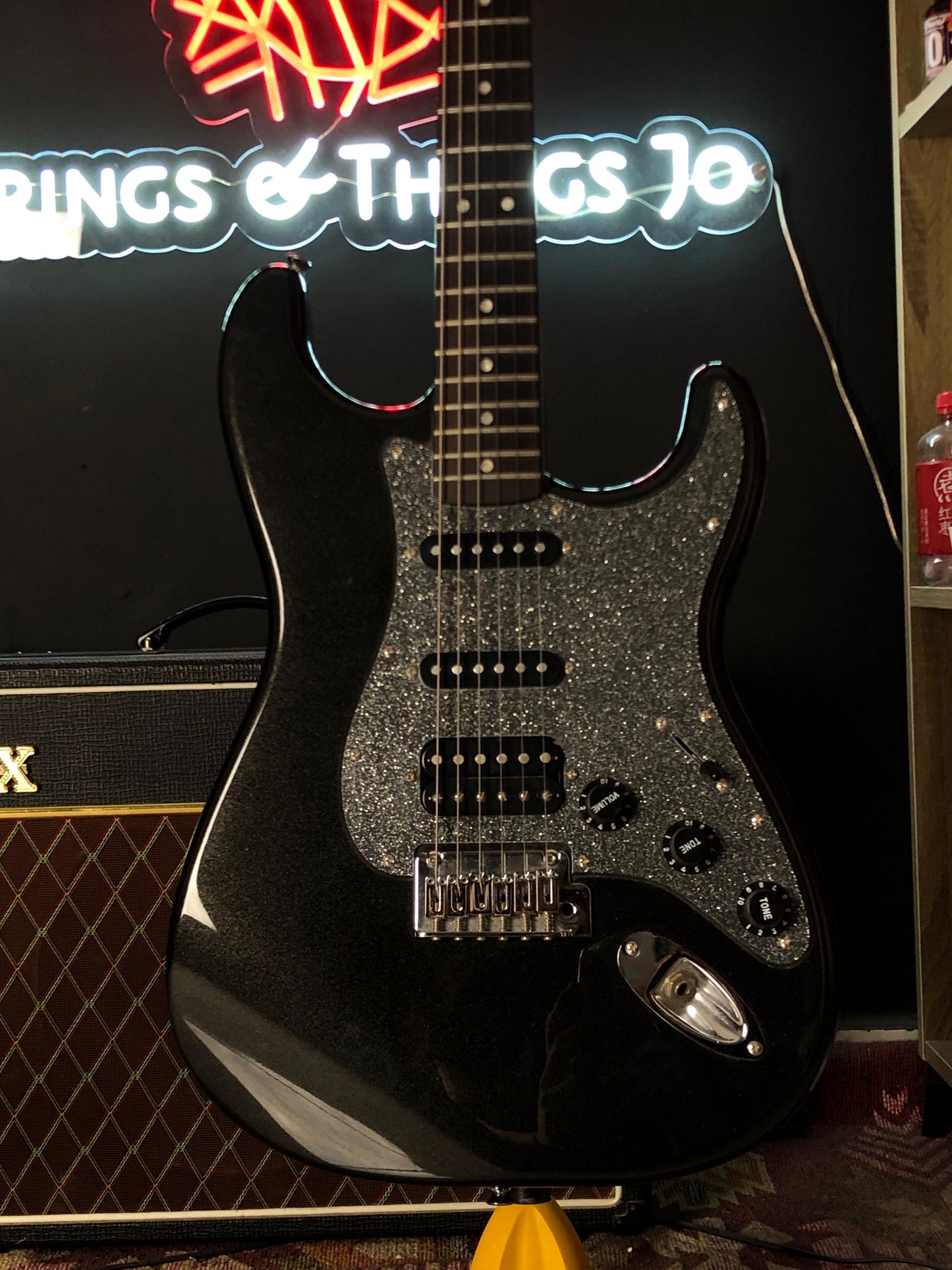 Squier FSR Affinity Series ™ Stratocaster® HSS Metallic Black
