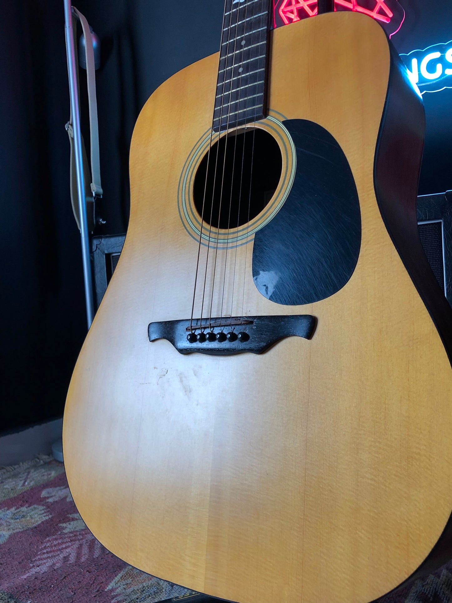Alvarez Regent 5210 Acoustic Guitar