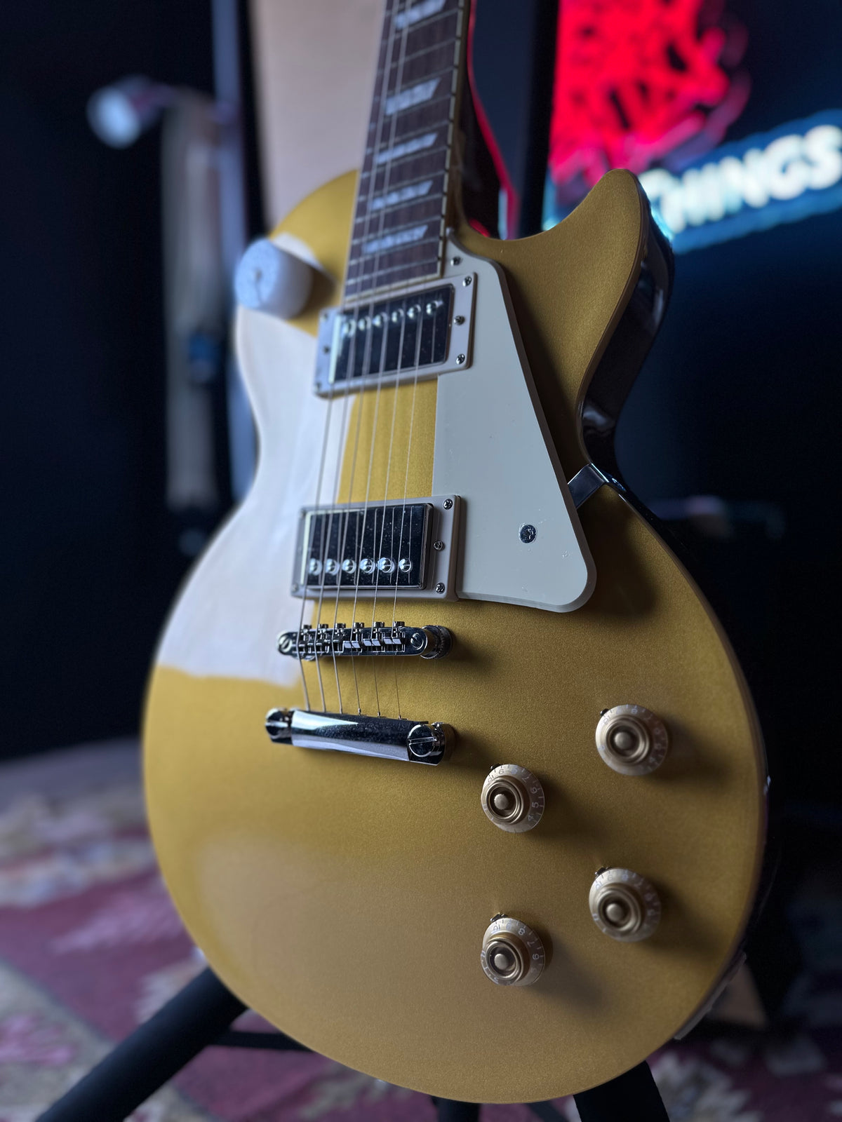 * Brand New * Epiphone Les Paul™ Standard ‘50s Gold Top (Metallic Gold) Electric Guitar * Brand New * Epiphone Les Paul™ Standard ‘50s Gold Top (Metallic Gold) Electric Guitar