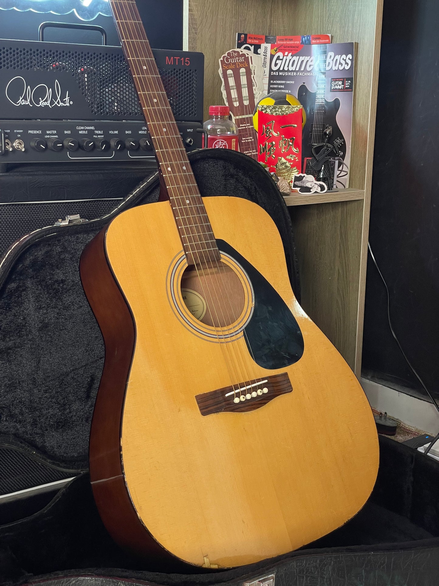 Yamaha F310 Dreadnaught Acoustic Guitar with hardcase