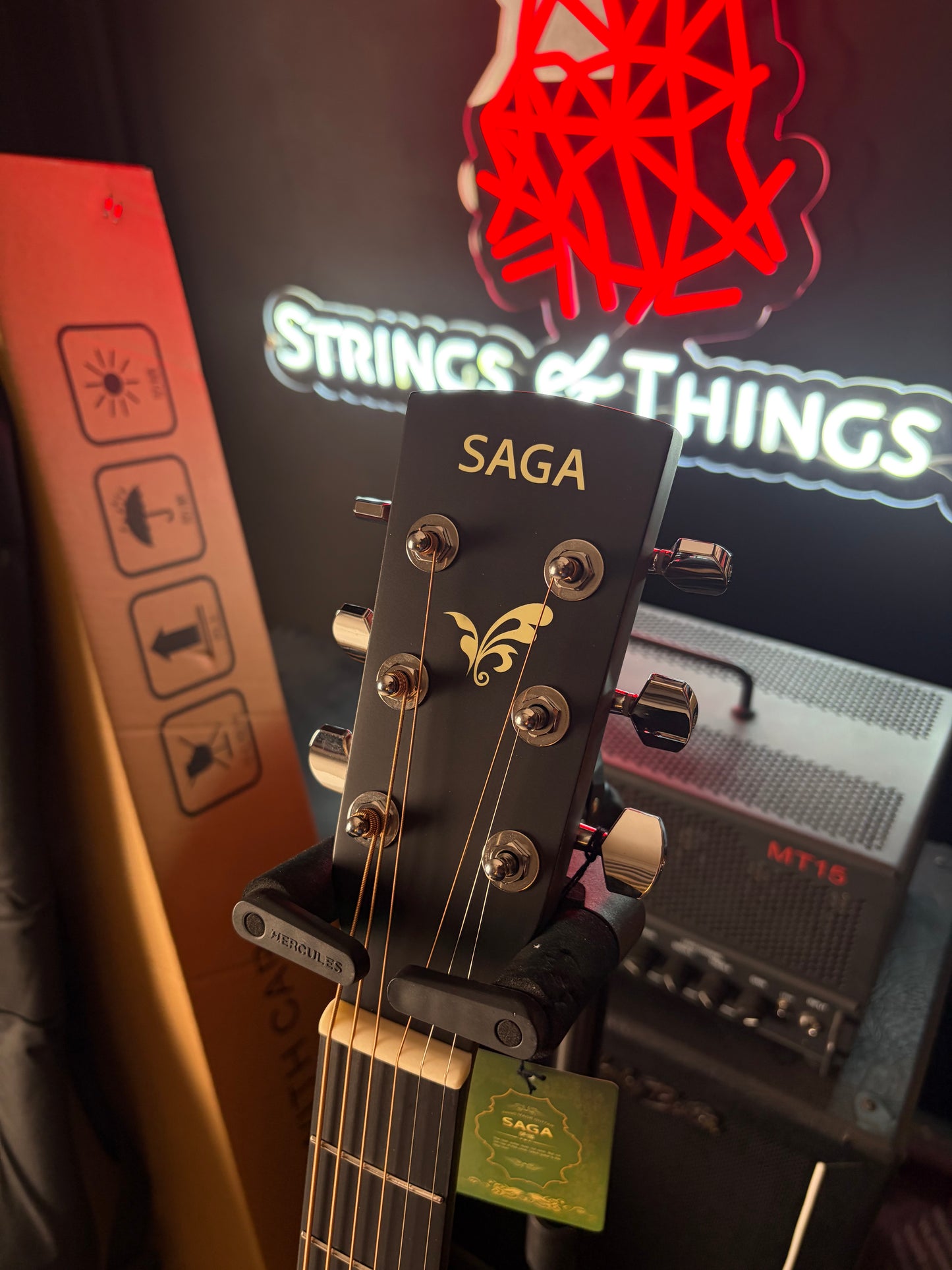 * Brand New * Saga SF600C Acoustic Guitar with cutaway + STG Bag