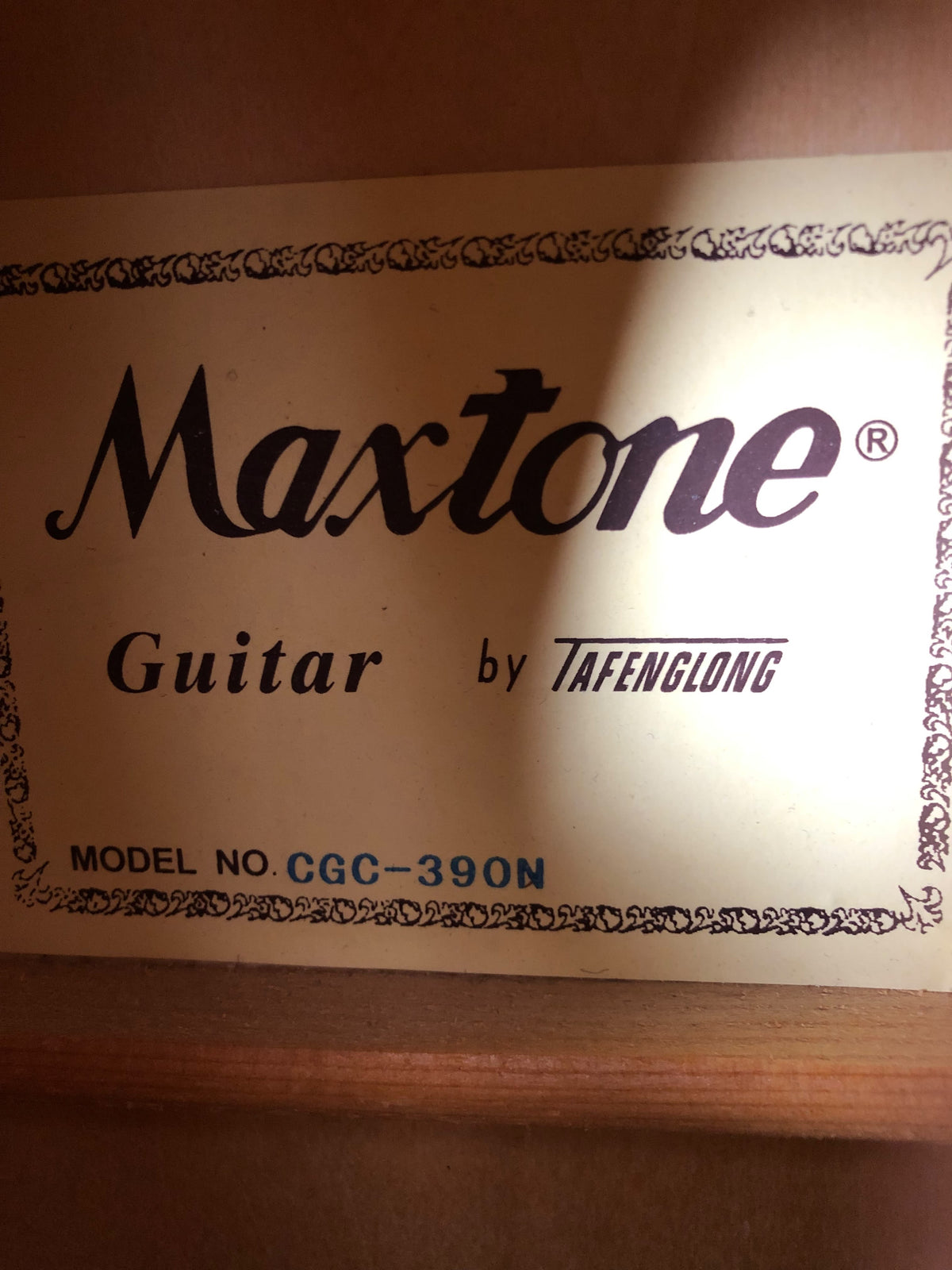 Maxtone CGC-390N Classical Guitar