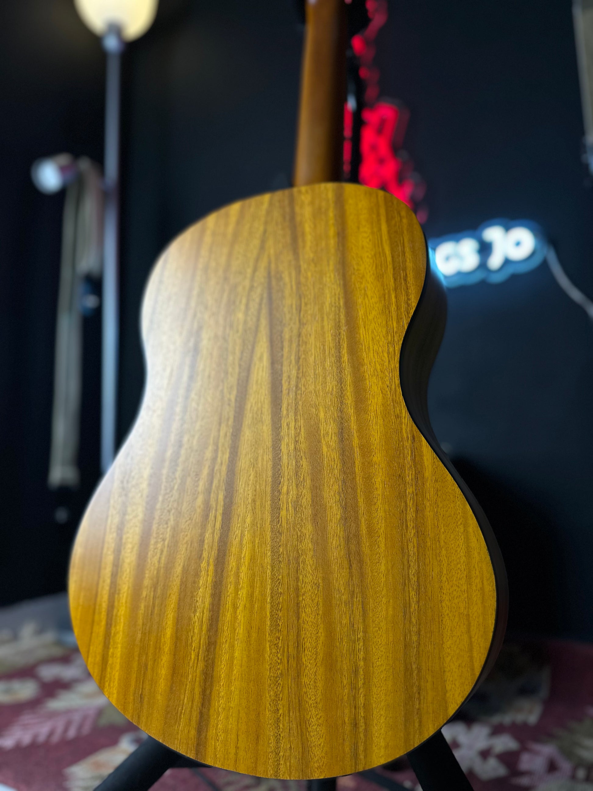 * Brand New * Admira Toba Classical Guitar * Brand New * Admira Toba Classical Guitar