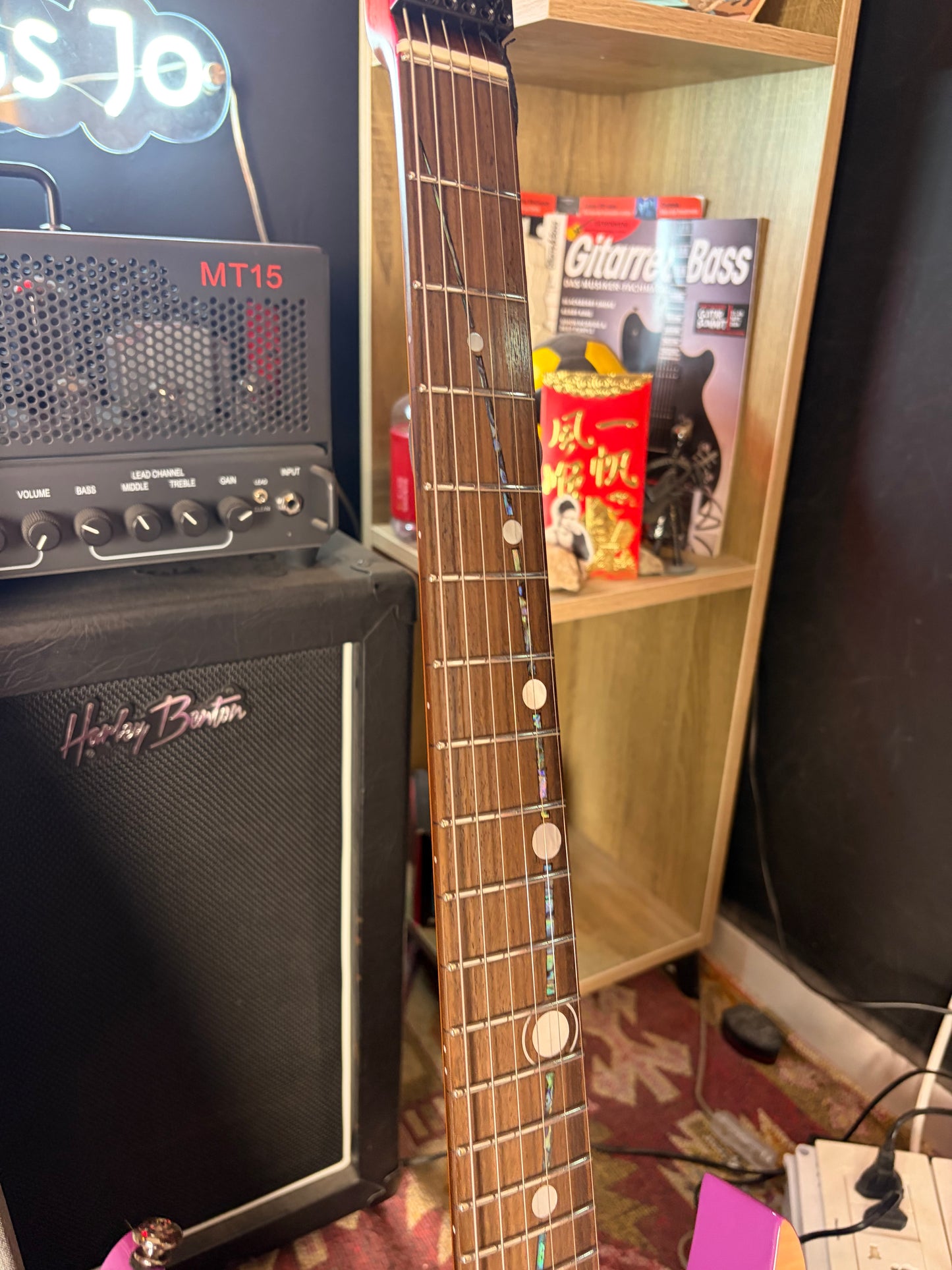 Mooer MHL100 Purple Gradient Headless Electric Guitar + Premium case