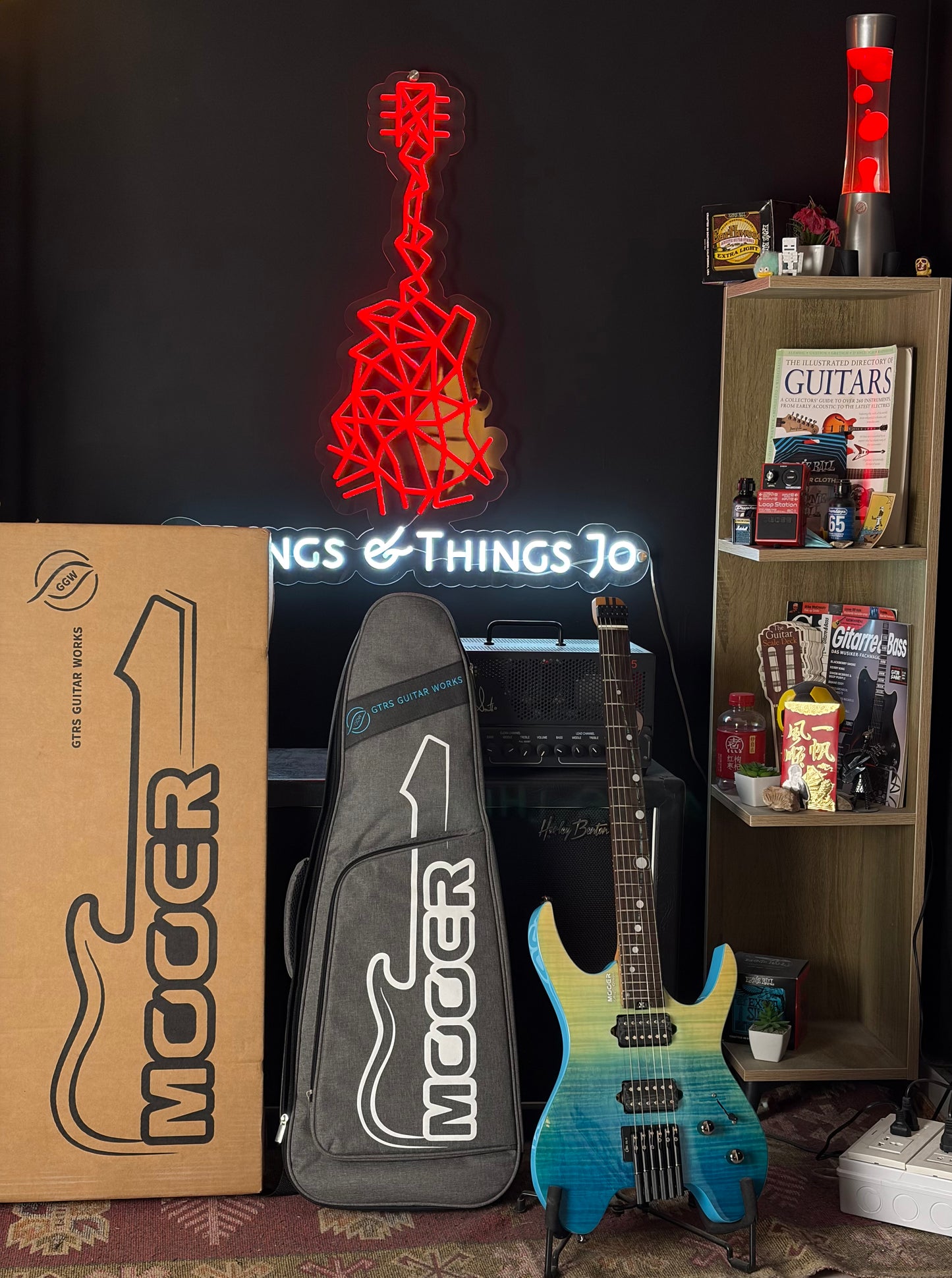 Mooer MHL100 Blue Gradient Headless Electric Guitar + Premium case