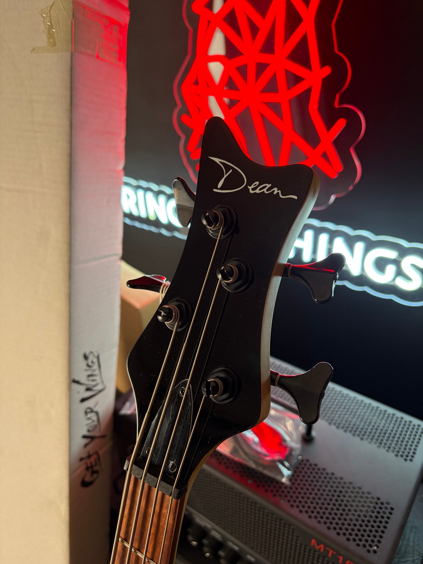 * Brand New * Dean Edge 2 Burled Maple 4 Strings Bass