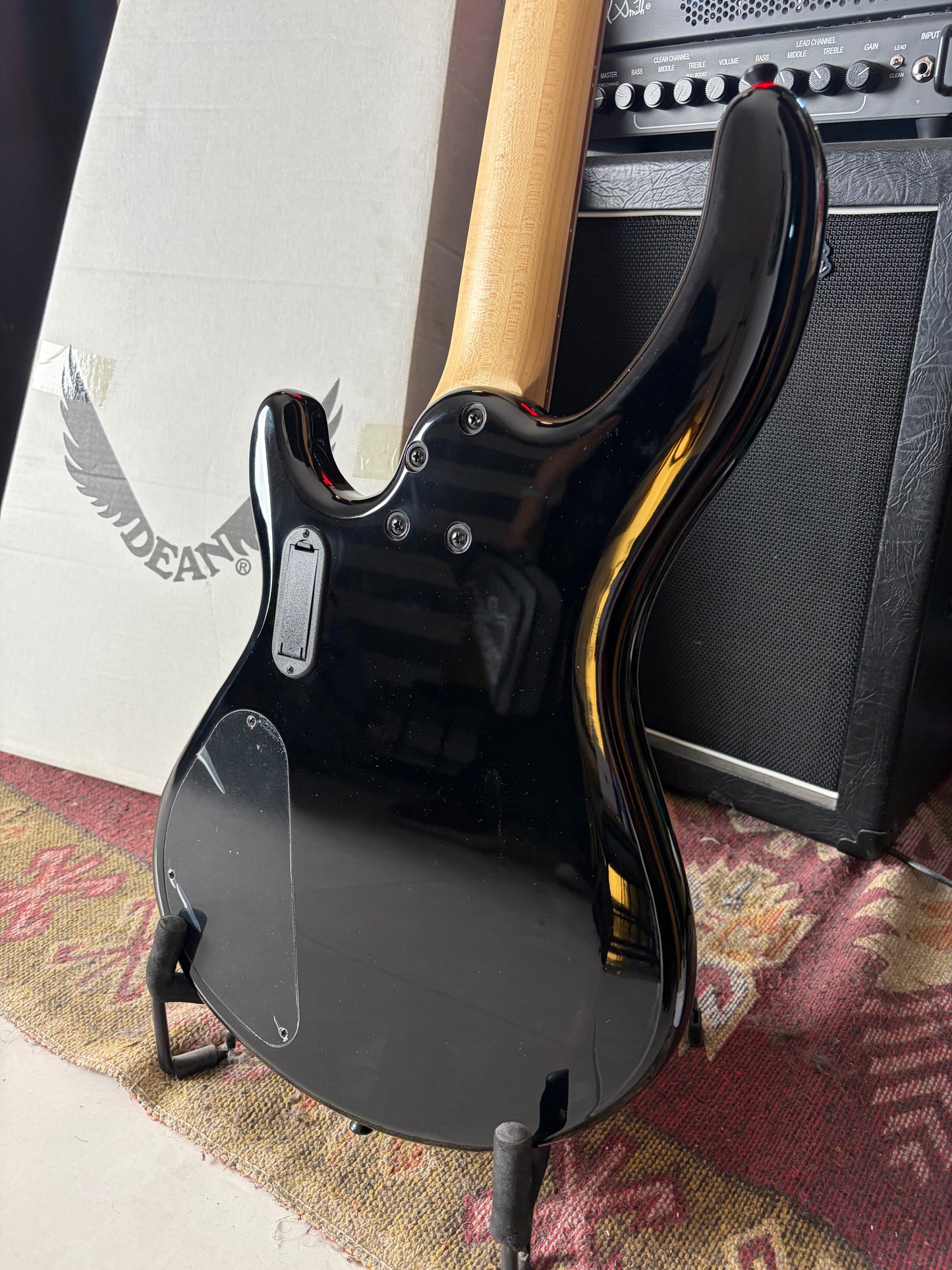 * Brand New * Dean Edge 2 Burled Maple 4 Strings Bass
