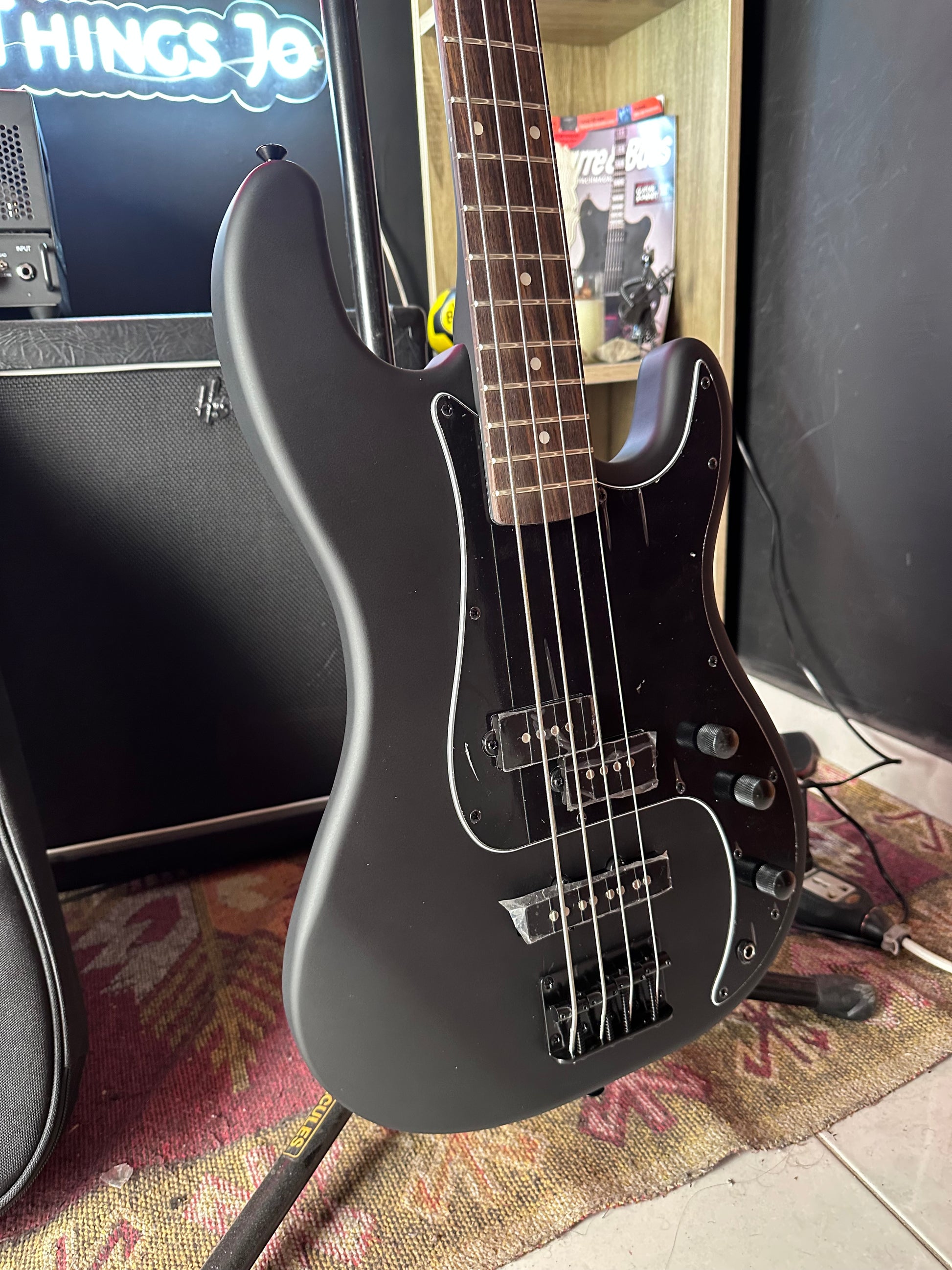 Moreno PJ-B100 PJ 4 Strings Bass Guitar Moreno PJ-B100 PJ 4 Strings Bass Guitar
