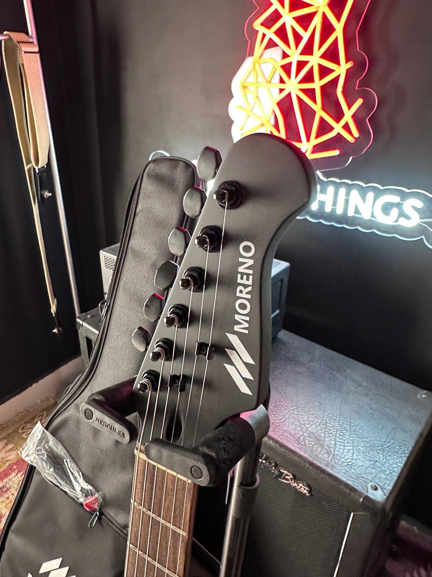 * Brand New * Moreno ST-101 HSS Matte Black/Red Electric Guitar + free bag, picks and cable