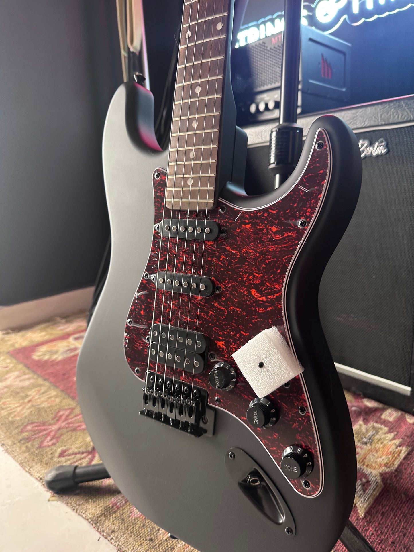 * Brand New * Moreno ST-101 HSS Matte Black/Red Electric Guitar + free bag, picks and cable