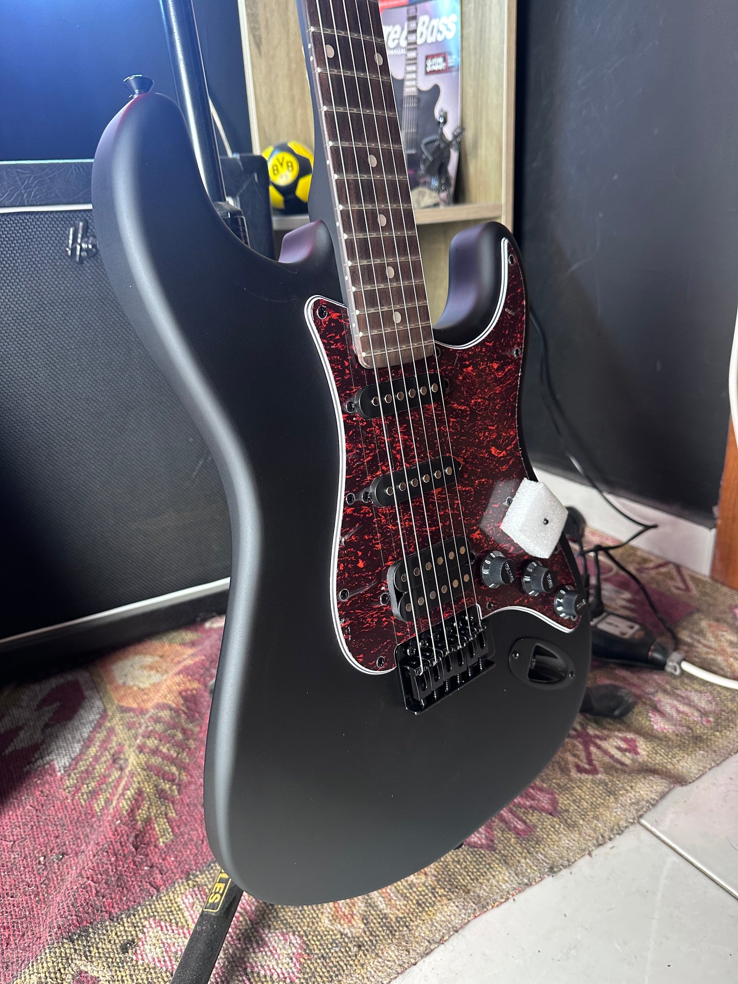 * Brand New * Moreno ST-101 HSS Matte Black/Red Electric Guitar + free bag, picks and cable