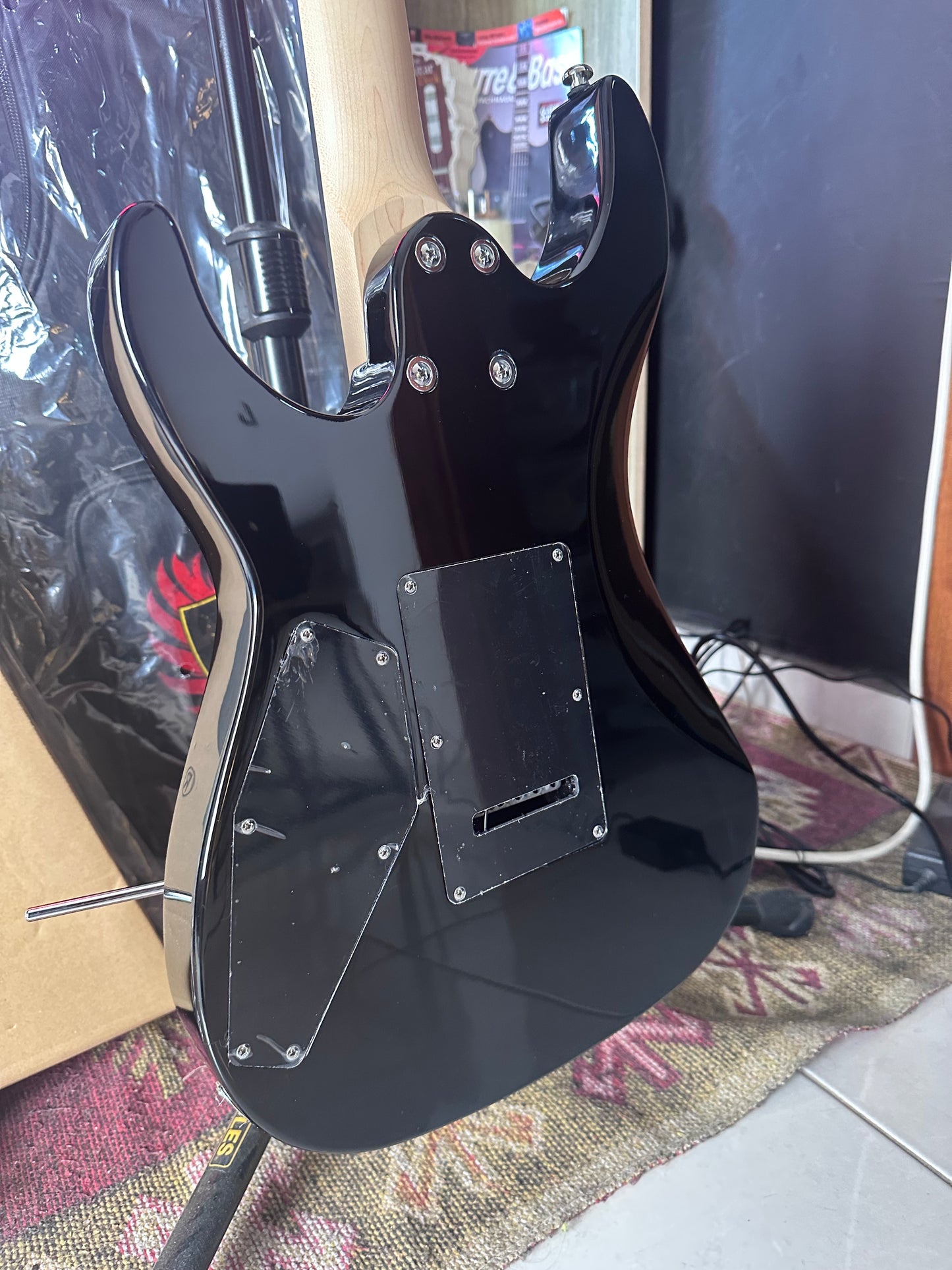 * Brand New * ESP LTD MT-130 HSH BK Electric Guitar Pack