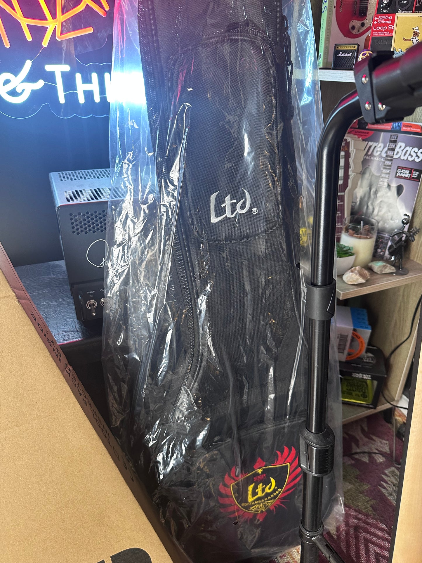 * Brand New * ESP LTD MT-130 HSH BK Electric Guitar Pack