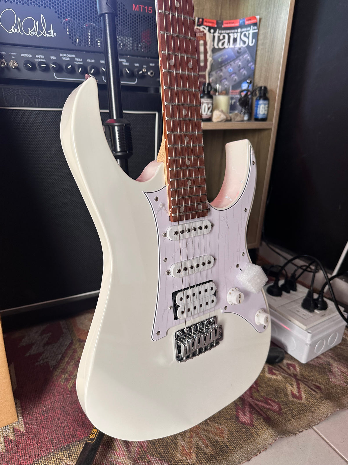 * Brand New * Ibanez GRG-140 Wh Electric Guitar * Brand New * Ibanez GRG-140 Wh Electric Guitar