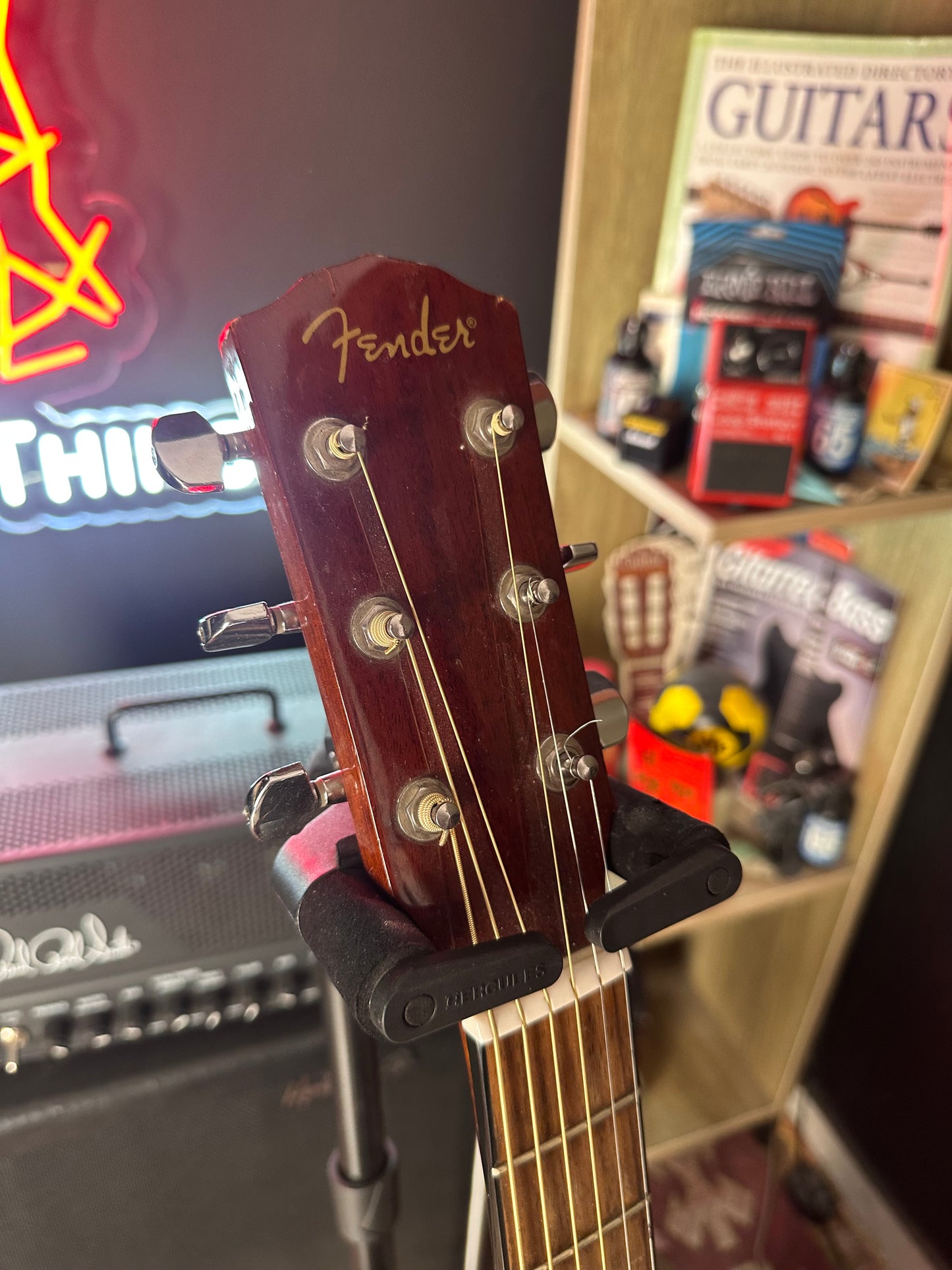 Fender CD60 V2 NAT acoustic guitar
