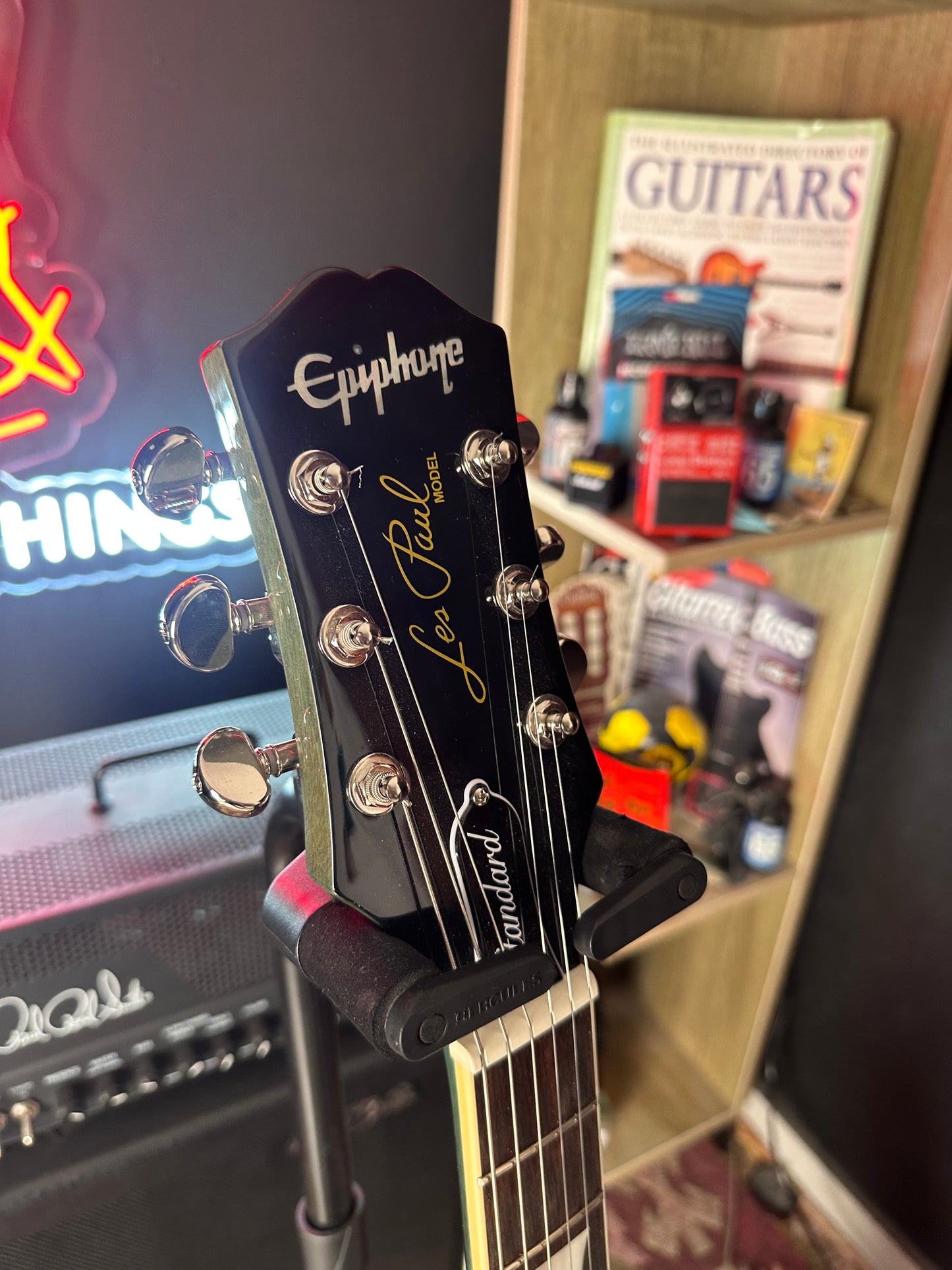 Epiphone Les Paul™ Standard Translucent Blue ‘60s Quilt Top Limited-Edition Electric Guitar