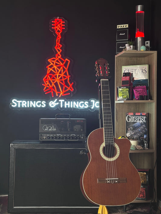 Moreno MC50EQ classical/electric guitar