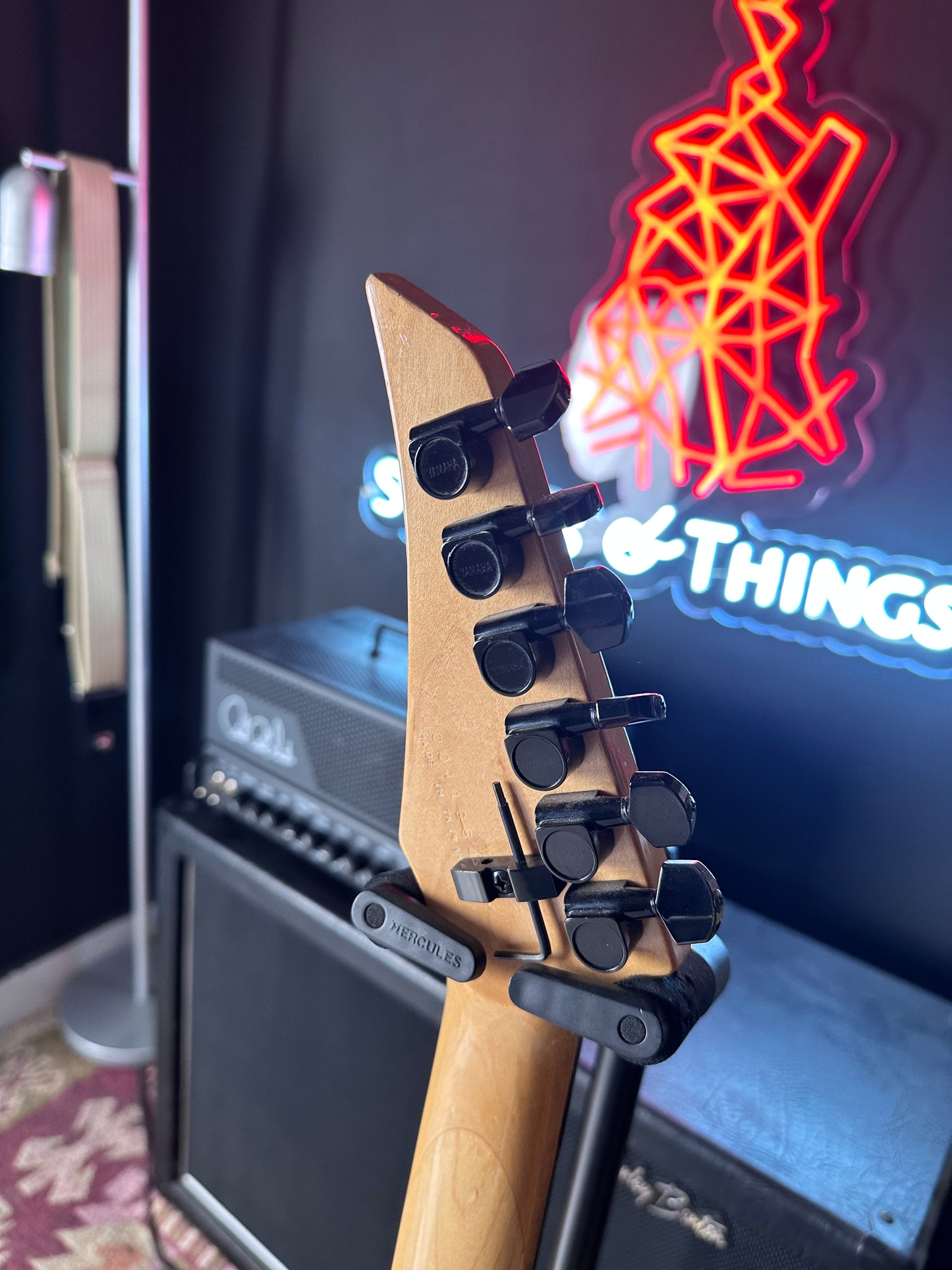 Jackson JS Series Dinky JS20 DKQ 2PT TR Tobacco Burst Electric Guitar