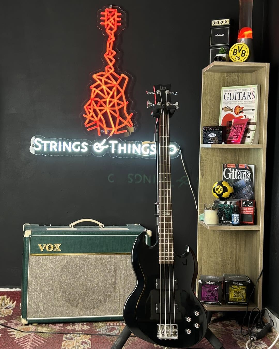 ESP LTD Viper 104 Bass Guitar ESP LTD Viper 104 Bass Guitar