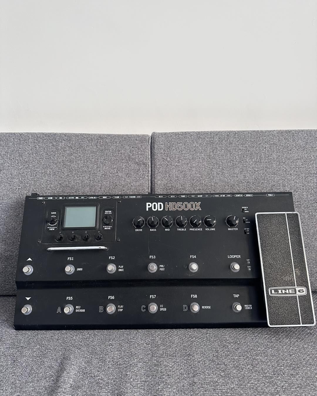 Line 6 POD HD500X Guitar Multi-effects Floor Processor with free carrying case