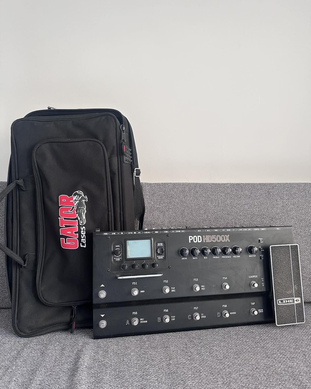 Line 6 POD HD500X Guitar Multi-effects Floor Processor with free carrying case