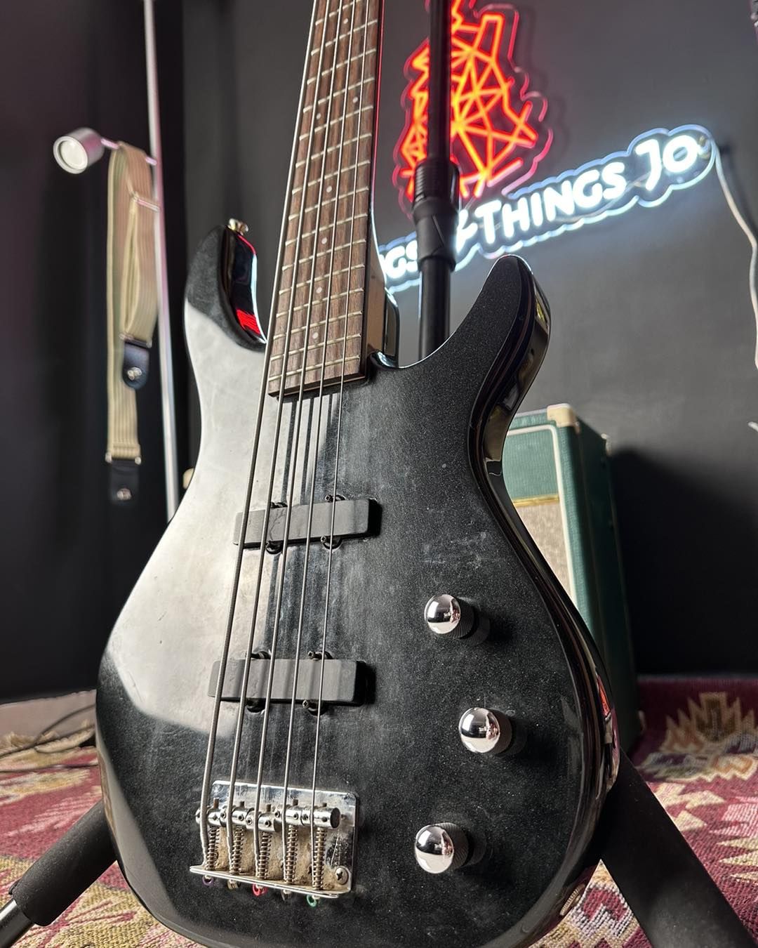 Squier MB-5 5 string Bass Guitar Squier MB-5 5 string Bass Guitar