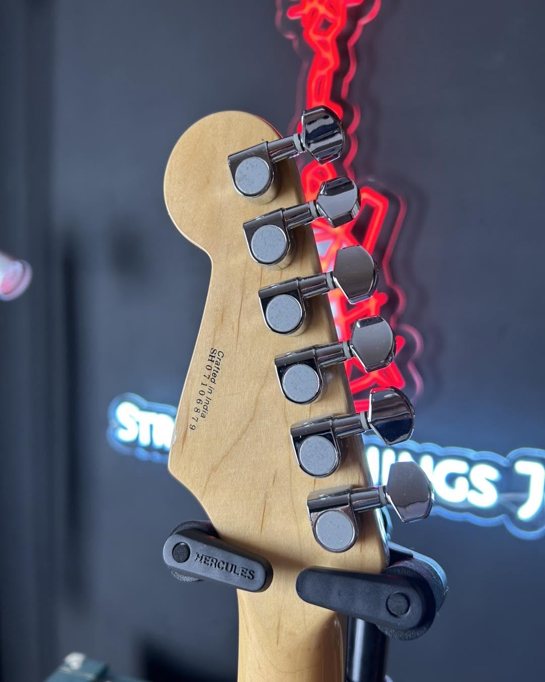 Squier Vintage Modified Stratocaster Flamed Cherry Sunburst Electric Guitar