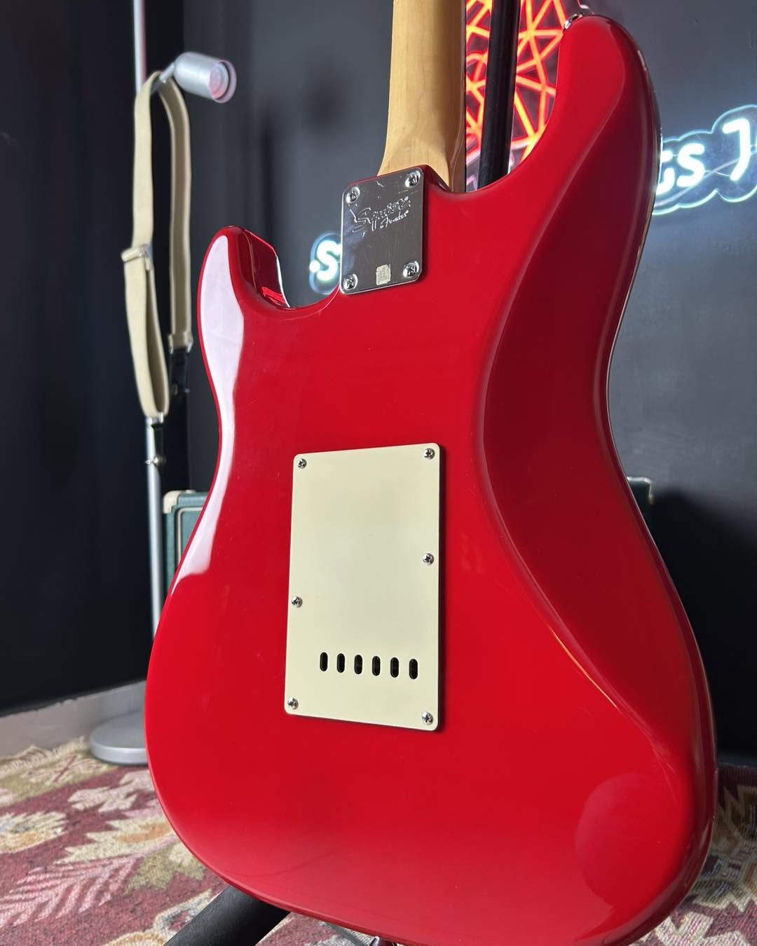 Squier Vintage Modified Stratocaster Flamed Cherry Sunburst Electric Guitar