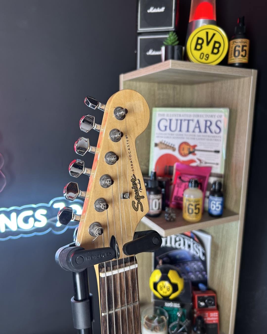 Squier Vintage Modified Stratocaster Flamed Cherry Sunburst Electric Guitar