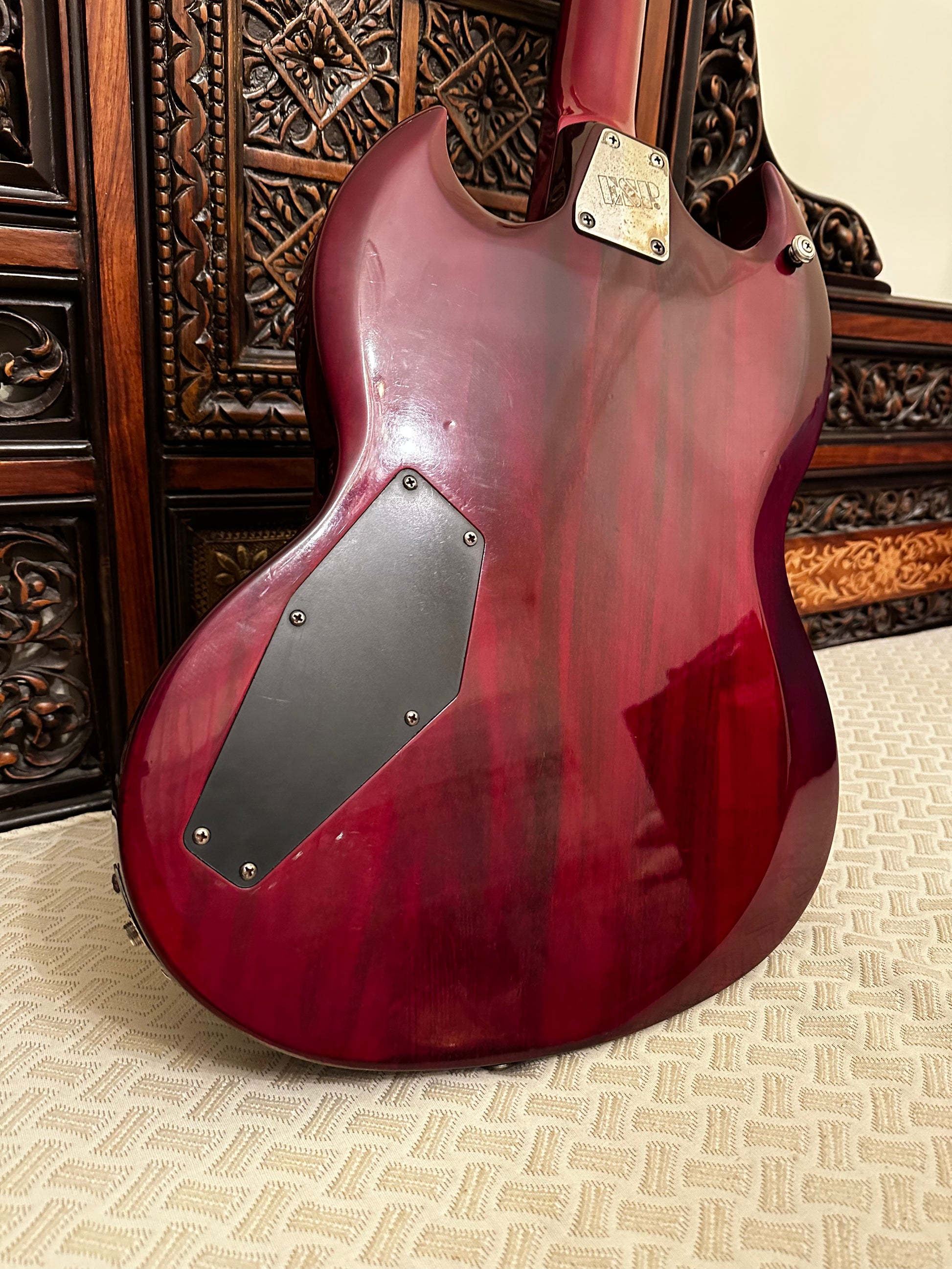 ESP LTD Viper 100 FM upgraded with EMG 81/60 Strings & Things Jo